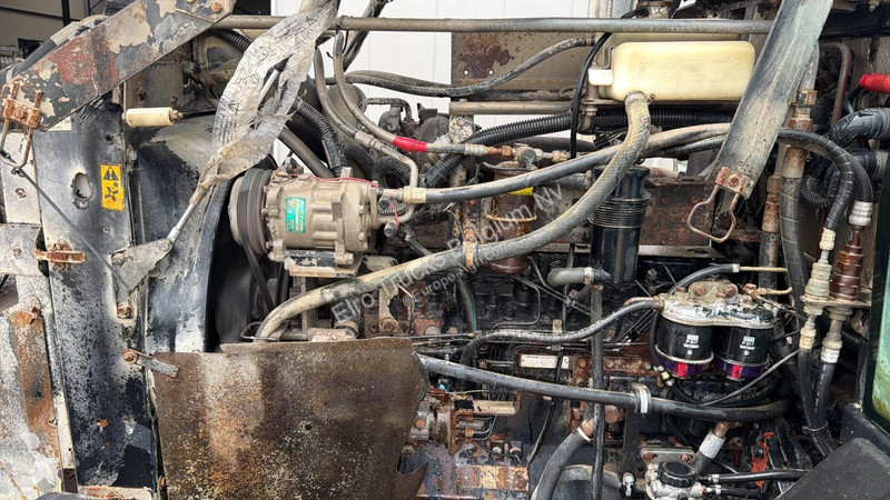Lantbrukstraktor Massey Ferguson 8220 POWER...