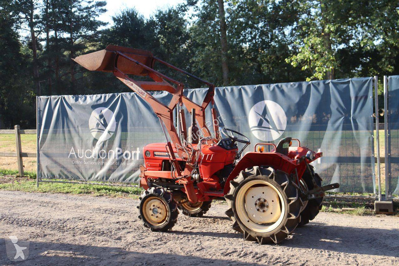 جرار زراعي Yanmar YM1802D
