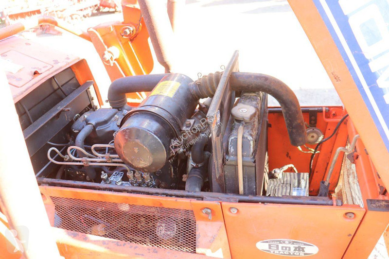 Zemědělský traktor Hinomoto E264