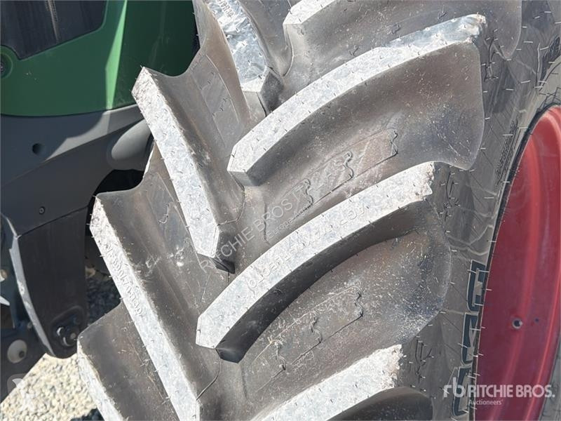 Сільськогосподарський трактор Fendt 828 Vario