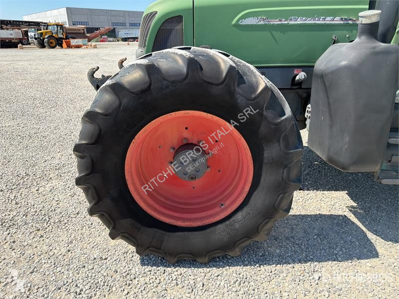 Сільськогосподарський трактор Fendt 716 Vario