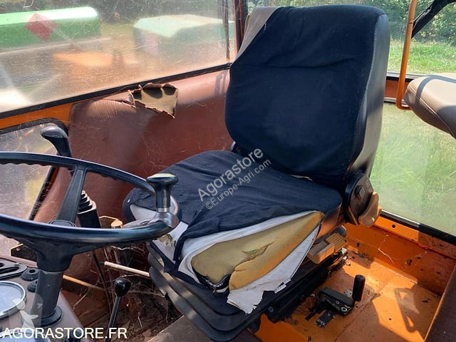 Tractor agrícola