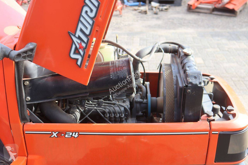 Tractor Kubota Saturn X-24