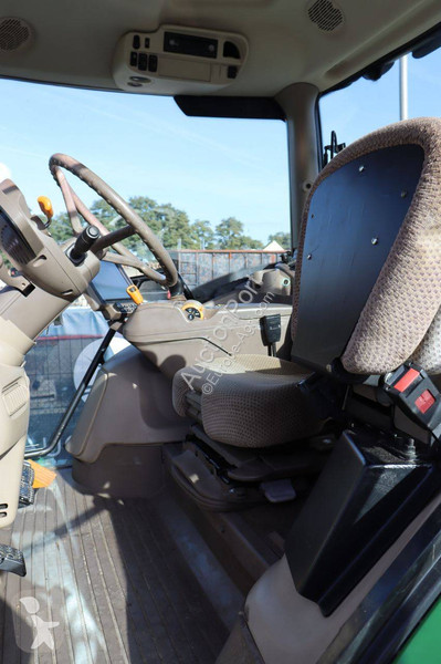 Zemědělský traktor John Deere 6195R