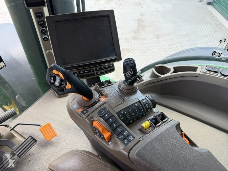 Ciągnik John Deere 8R 370