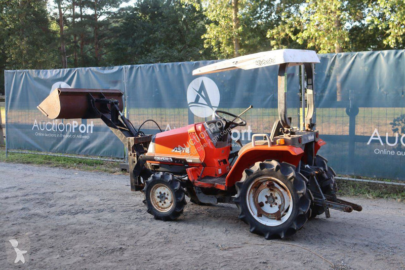 جرار زراعي Kubota A-155