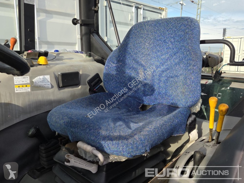 Zemědělský traktor Massey Ferguson 2210