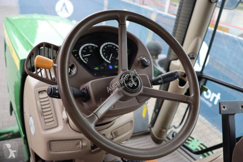 Zemědělský traktor John Deere 6190R