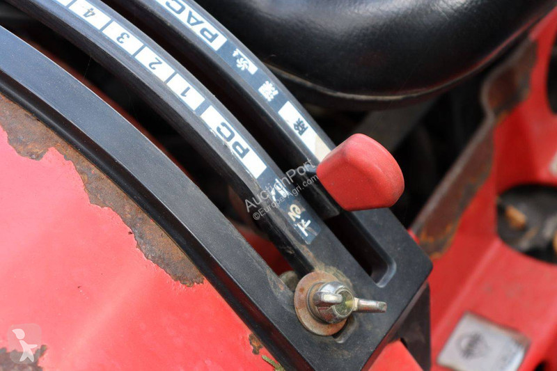 Zemědělský traktor Mitsubishi MT15F