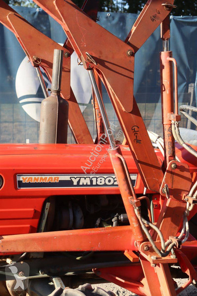 جرار زراعي Yanmar YM1802D