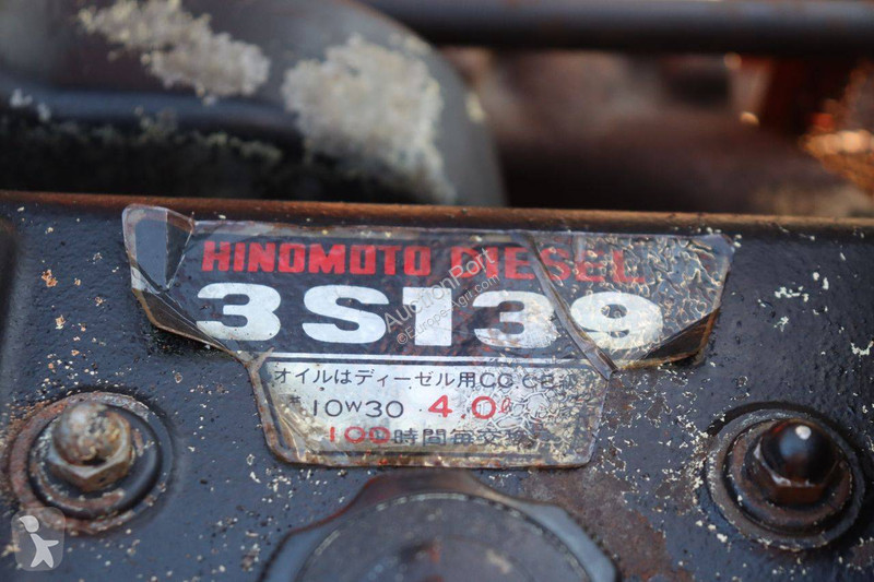 Zemědělský traktor Hinomoto E264