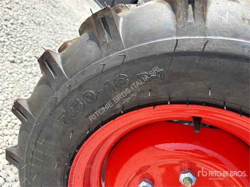 Сільськогосподарський трактор  TT604 4WD...