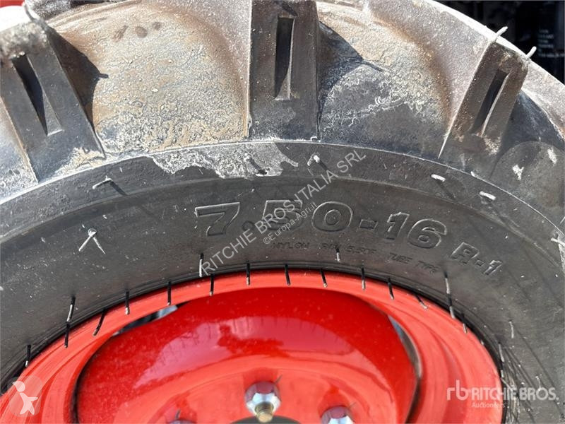 Сільськогосподарський трактор  TT604 4WD...