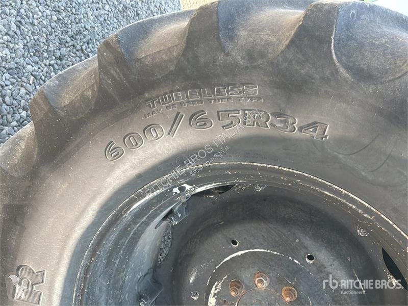Сільськогосподарський трактор Case 105 JXU 4WD...
