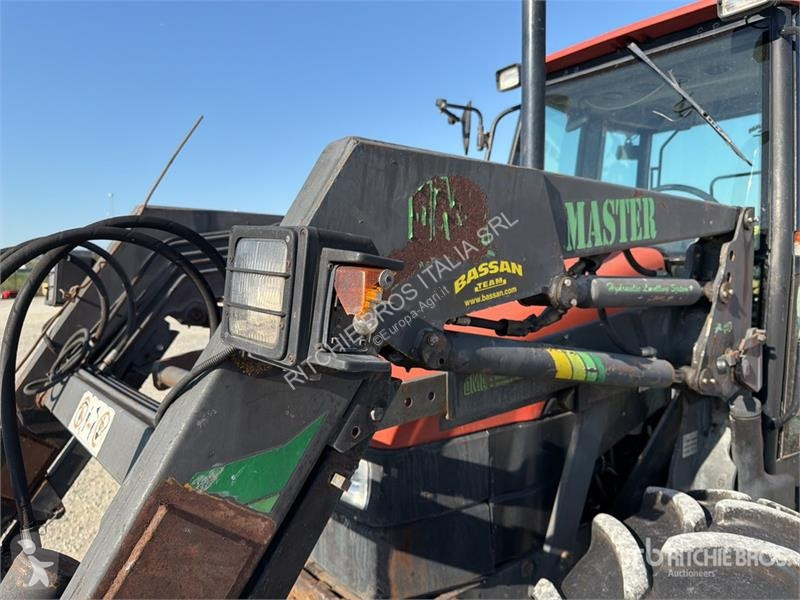 Tractor New Holland L75 4WD Tractor