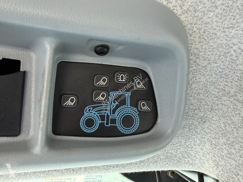 Mezőgazdasági traktor New Holland T6050