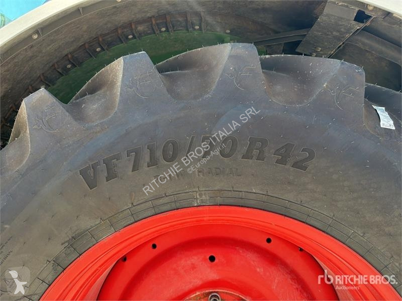 Сільськогосподарський трактор Fendt 828 Vario