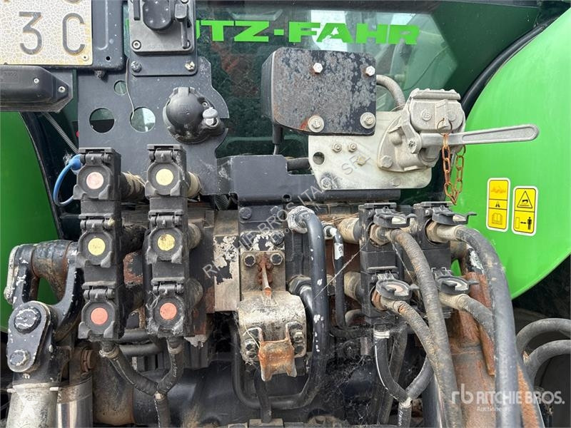 Сільськогосподарський трактор  L730 4WD Tractor