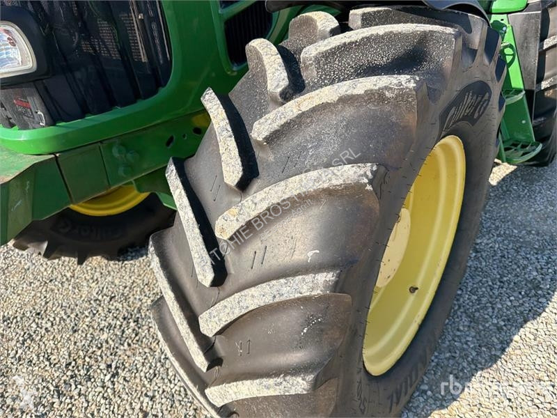 Tractor John Deere 6630 4WD Tractor