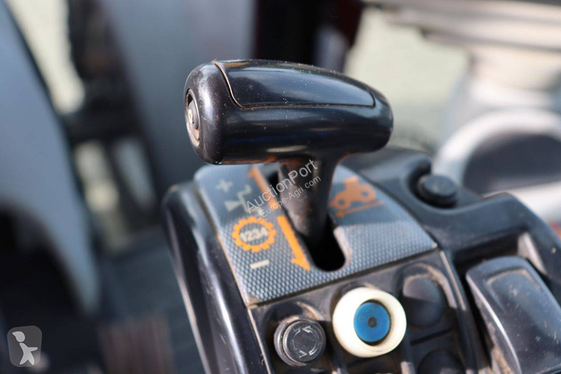 Zemědělský traktor Massey Ferguson 6490 Dyna-6