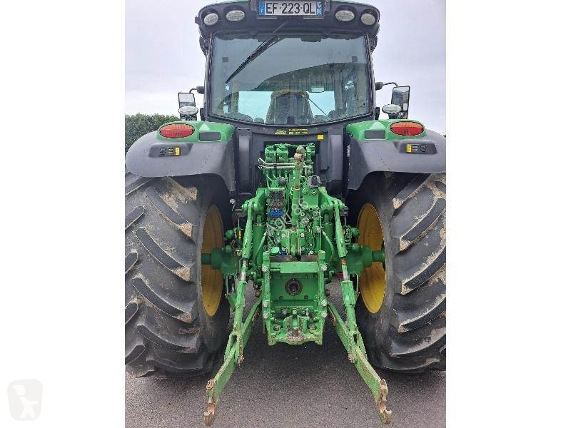 Tractor agrícola John Deere 6215R