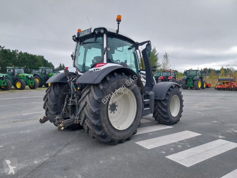 Tractor agrícola Valtra