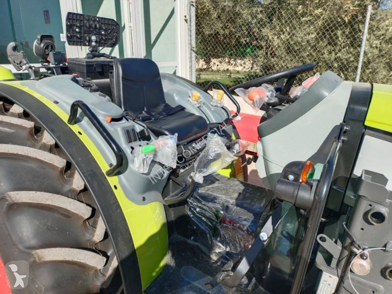 Tractor Claas Nexos MD210