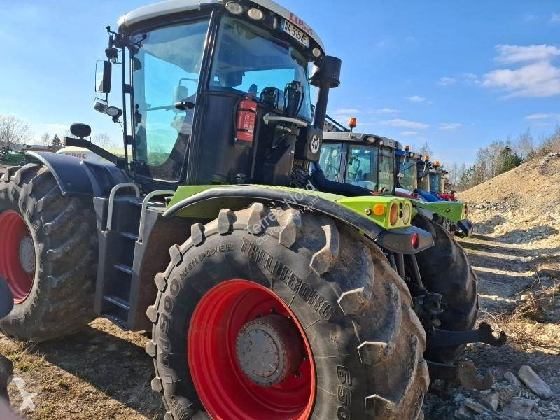 Tracteur agricole Claas XERION 3300