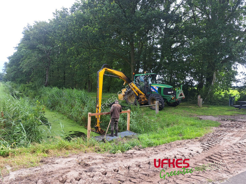 Tractor John Deere 6820 / BOS arm