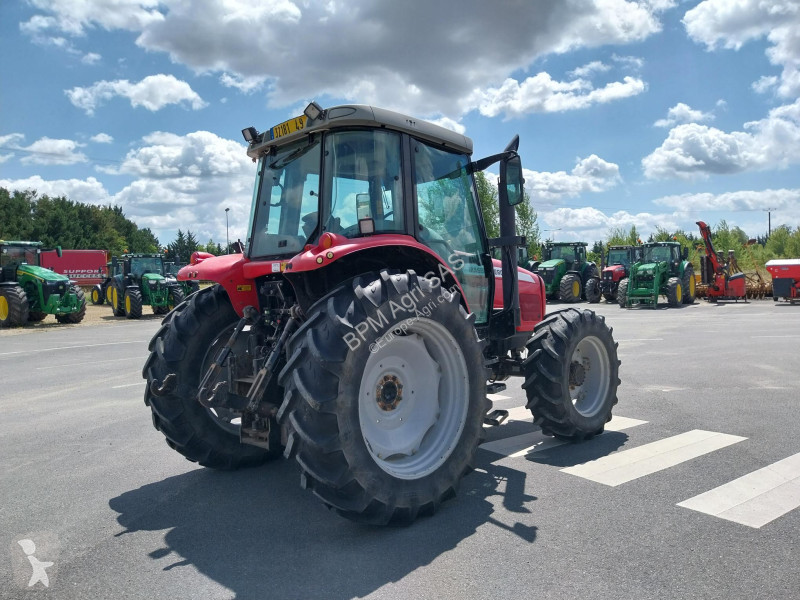 Tracteur agricole Massey Ferguson