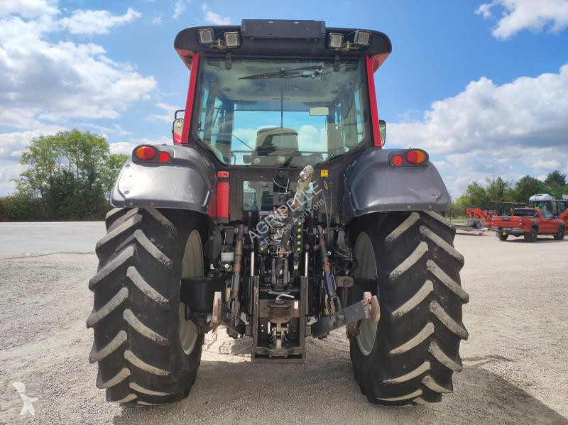 Tracteur agricole Valtra  T151