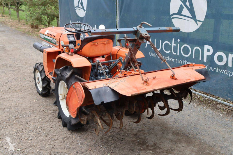 Tractor Kubota B1402