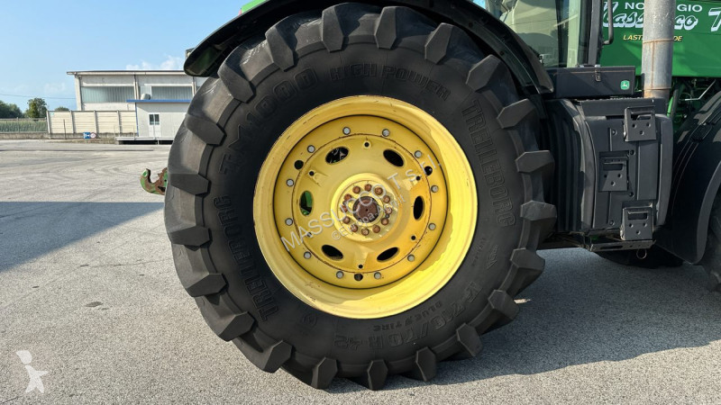 Lantbrukstraktor John Deere 7230R