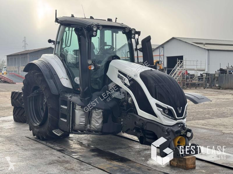 Tractor agrícola Valtra  T215 VERSU