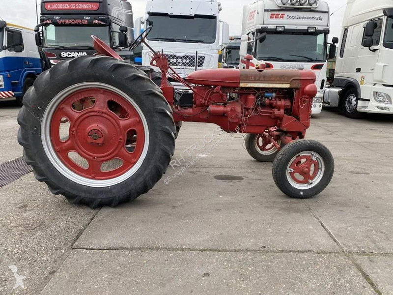 Lantbrukstraktor Farmall SUPER F.C. TRAKTOR