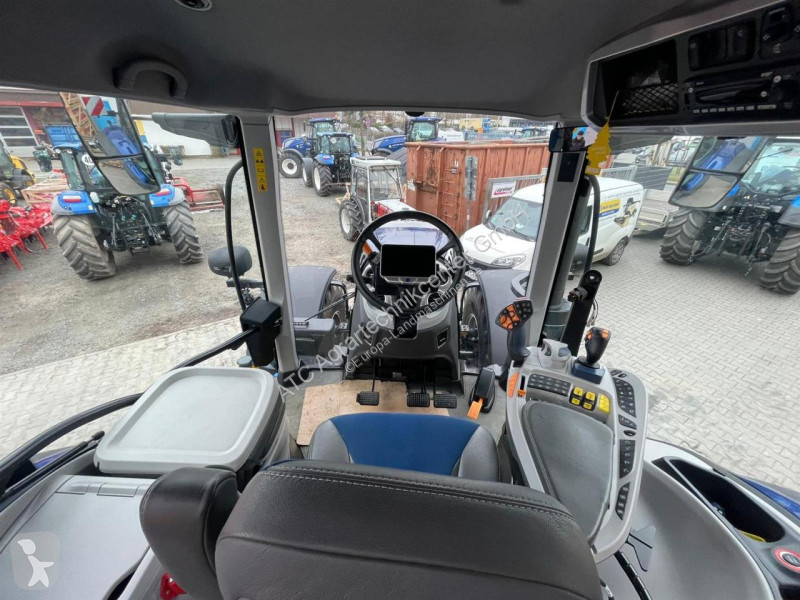 Lantbrukstraktor New Holland  T 7.300 AC...