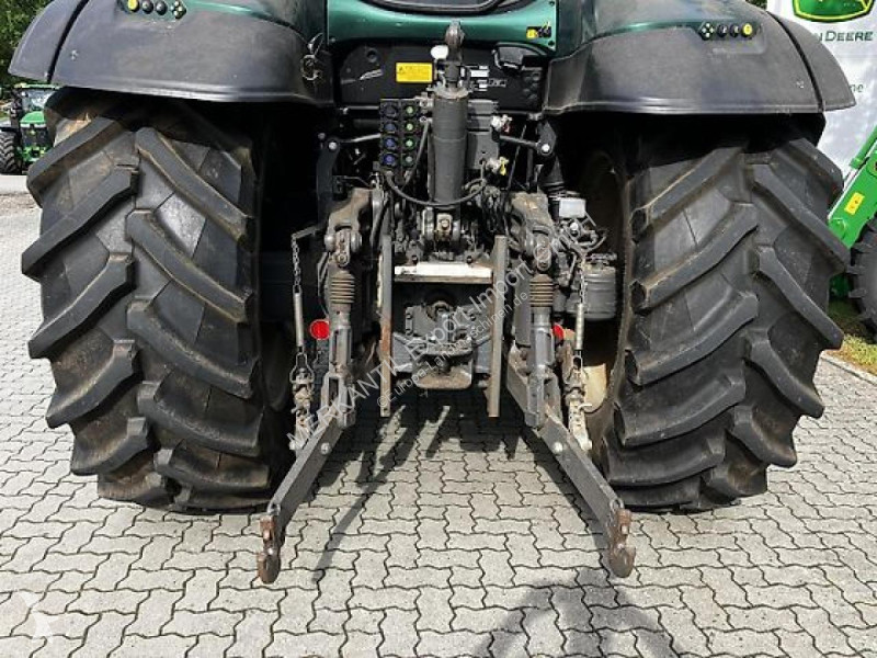 Lantbrukstraktor Valtra T174 Versu