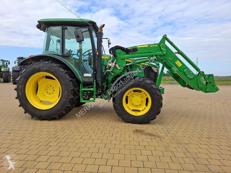 Lantbrukstraktor John Deere 5100M