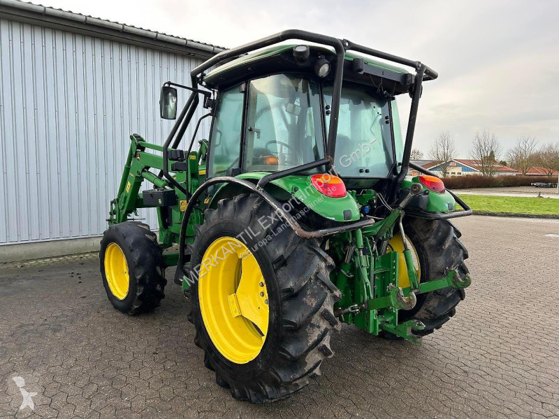 Lantbrukstraktor John Deere 5100M