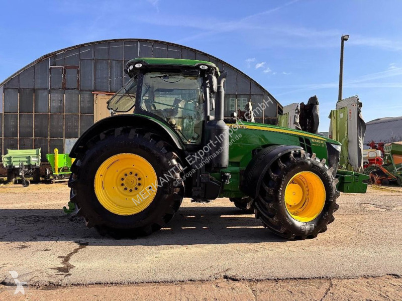 Lantbrukstraktor John Deere 8320 R