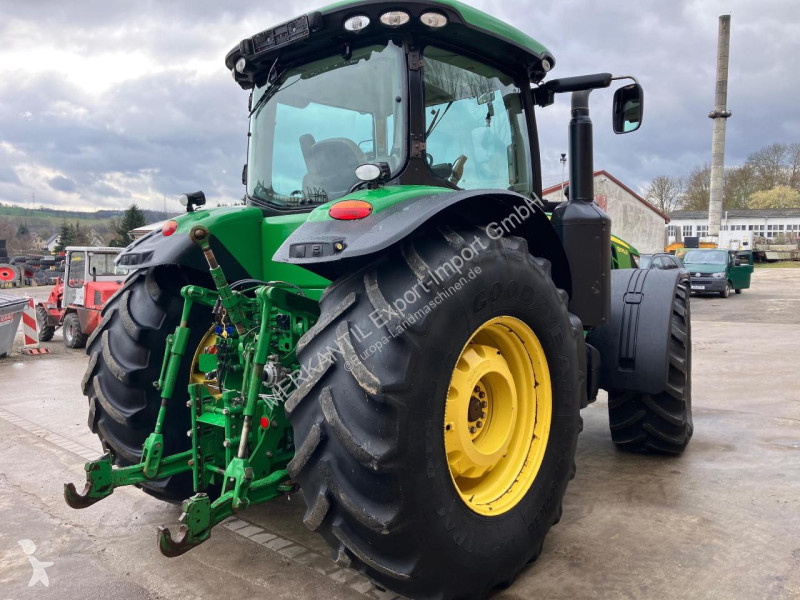 Lantbrukstraktor John Deere 8335R *Powr Shift*