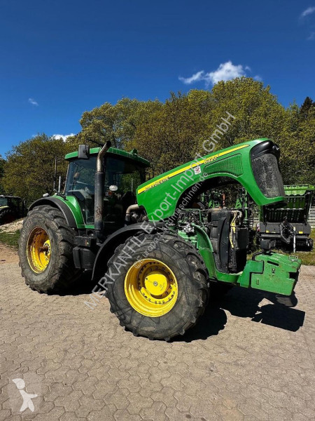 Lantbrukstraktor John Deere  8320 Powershift