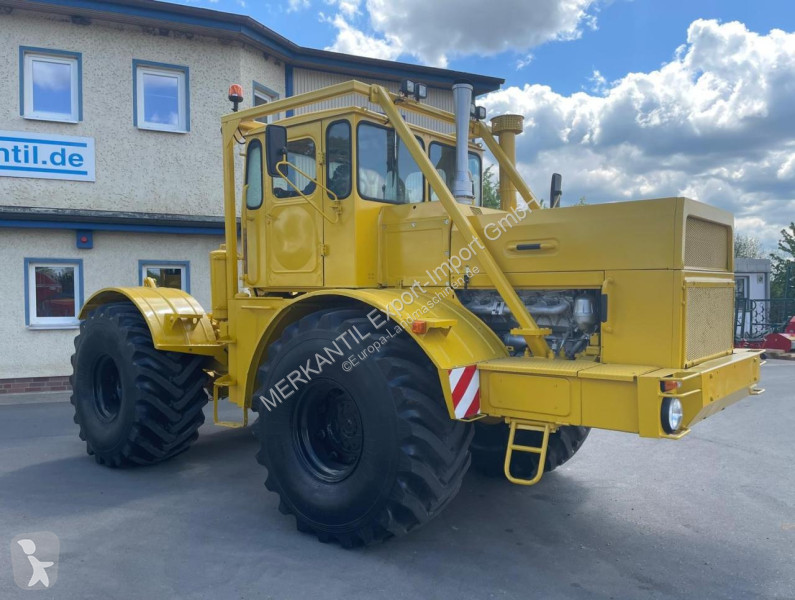 Landbrugstraktor   K 701 V12