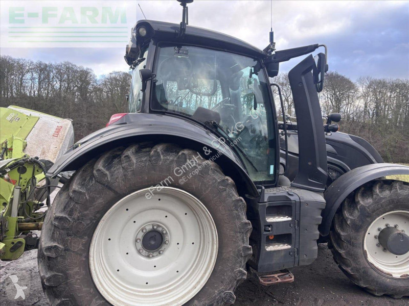 Lantbrukstraktor Valtra  T235