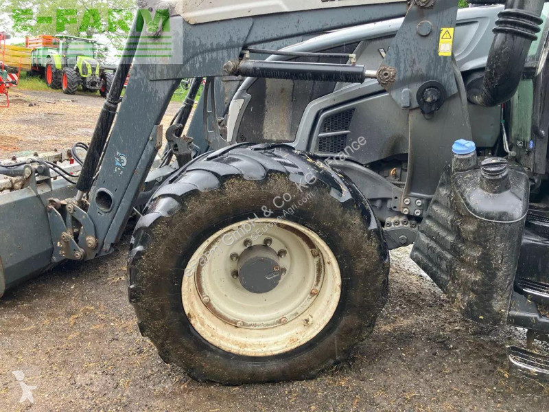 Lantbrukstraktor Valtra  n123