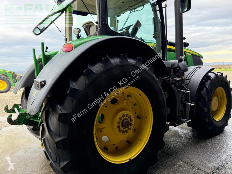 Lantbrukstraktor John Deere 7230R