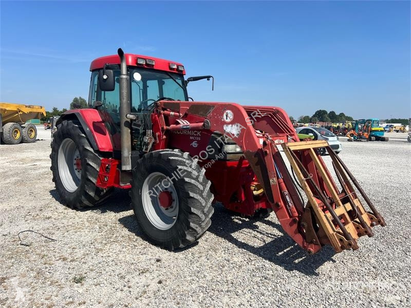 Tractor  MC135