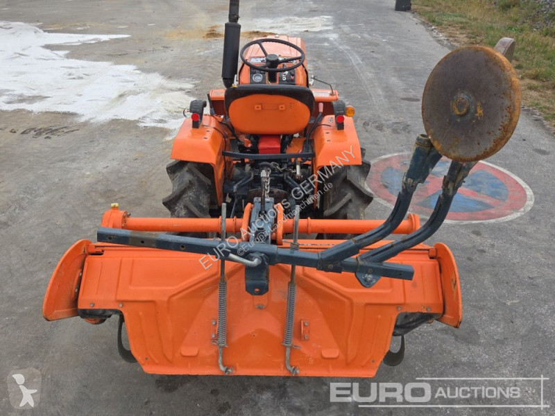 جرار زراعي Kubota B1402DT
