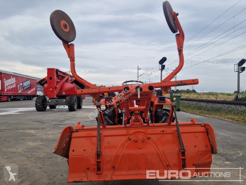 Трактор Kubota B40