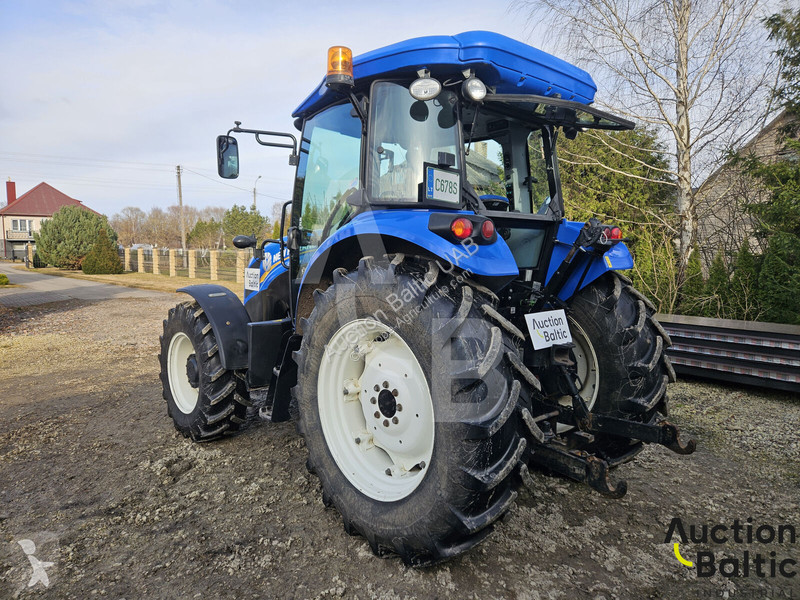 Трактор New Holland TD 5.105